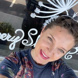 Meet your Posher, Lana